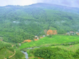 2,8ha bám đường nhựa hơn 160m, trước là view cánh đồng và suối,