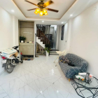 LÔ GÓC 3 THOÁNG - NHÀ ĐẸP - GẦN Ô TÔ