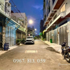 Bán nhà riêng: Nhà có thang máy, bên UBP và trường học, DT:4x20M, Lửng, 3 Lầu, 4