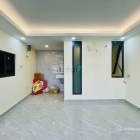 Bán nhà riêng: Bán CHDV Thốg Nhất,P.15, 5,5 x 8 NH 6m,TN 26 triệu/thág giá 5.85 