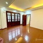 Bán nhà riêng: Lô góc 5 tầng phố Vương Thừa Vũ 32m2 , Mt 4.8m , ôtô qua nhà