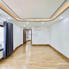 Bán nhà riêng:  Sát Q1 - 4 tầng, ngang 10M - hẻm xe hơi, CÓ VỈA HÈ - CHỈ 3 TỶ 8