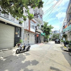 Bán nhà riêng: Bán nhà xe hơi vào tận nơi – đường trước nhà 8m – huỳnh tấn phát 