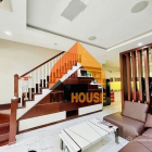 Nhà phố: Hú hú! Nhà style không gian mở An Phú 5x20 có hầm ụ ụ