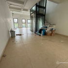 Biệt thự: Cho thuê nhà liền kề Nguyễn Xiển 6 tầng thang máy. DT 80m x6t, 35tr