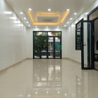 Nhà riêng: Cho thuê nhà ngõ 133 hoa bằng 55m x5T ô tô đỗ cửa