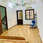 Nhà riêng: Cho thuê nhà ngõ 37 trần kim xuyến 43m x5T ô tô đỗ cửa