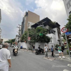 Nhà phố: Cho thuê nhà góc 2 mặt tiền Huỳnh Tịnh Của, Quận 3 – ngay chợ Tân Định