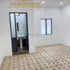 Nhà phố: Cho THUÊ nhà mới sơn sửa đẹp 1T2L mặt tiền đường Nguyễn Ái Quốc