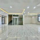 Nhà phố: Một căn duy nhất đường 3/2, Phường 14, Quận 10