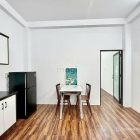 Căn hộ chung cư: Căn hộ chung cư 1 phòng ngủ hơn 40m2 ban công cửa sổ thoáng mát