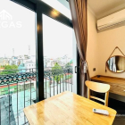 Nhà hàng - Khách sạn: Căn Hộ Cao Cấp - Ban Công - Đầy Đủ Nội Thất - Đối Diện Sân