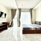 Nhà hàng - Khách sạn: CHDV full nội thất Có ban công rộng cửa sổ.Thang máy gần n