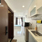 Nhà hàng - Khách sạn:  Studio cửa sổ trời đón sáng tốt gần Ngã Tư Hàng Xanh - U