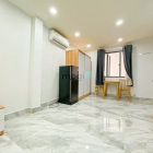 Nhà hàng - Khách sạn: Studio Cửa Sổ Thoáng Full Nội Thất Ngay Mặt Tiền Nguyễn Vă