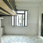 Nhà hàng - Khách sạn: Phòng có gác - Cửa sổ thoáng - Full nội thất ngay cầu bình