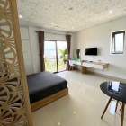 Nhà hàng - Khách sạn: Trống sẵn căn studio 30/4 tầng cao 6tr có ban công, hồ bơi