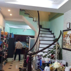 Cần bán gấp nhà ở đường Vân Hồ diện tích 45 m2, oto đỗ cửa kinh doanh