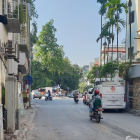 Bán nhà mặt phố Linh lang, kinh doanh giá 11 tỷ