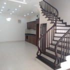 BÁN NHÀ ĐƯỜNG MAI DỊCH 43M2 2,5 TỶ 5 TẦNG LH 0977234623