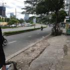 Cho thuê nhà 3 lầu, sân đậu xe hơi ngay MT 19G Nguyễn Hữu Cảnh,  P.19, Bình Thạnh.