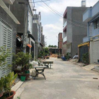 - Nhà tôi chuyển công tác nên tôi cần bán miếng đất 5x18 của mình tại Quận 12