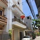 Tôi cần bán nhà 3 tầng mặt phố Quận Long Biên Hà Nội.