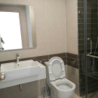 Cho thuê officetel Sunrise City View giá rẻ 9tr bao phí QL,38m2,htcb