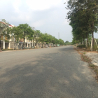 nhà phố 1 trệt 2 lầu có sân thượng dt 150m2 mặt tiền đường mỹ phước tân vạn