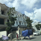 Bán khu nhà mặt phố trung tâm thị xã Tân Uyê,  sẵn sổ hồng