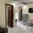 Cần cho thuê nhà tại phố Chùa Láng, nhiều tiện ích, giá tốt.