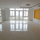 nhà NGUYỄN PHÚC LAI làm VP,TTDT,SPA 40mx6T MT: 3,3m 20tr/tháng