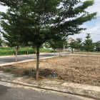 đất mặt tiền tiền lớn, ngay khu dân cư hiện hữu , nhưng không ồn ào dân trí cao