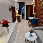 còn duy nhất 1 căn hộ giá  8tr riêng biệt phòng ngủ và phòng khách