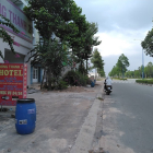 Cần Bán Căn Nhà Lầu Sổ Sẵn đường Lớn (rộng 62 m với 10 làn xe) giá tổng 2 tỷ 8