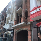 NHÀ ĐẸP MỚI XÂY, 1 TRỆT 3 LẦU, 5 phòng ngủ5 WC, ĐỐI DIỆN CHỢ TRẢNG BÀNG, SỔ HỒNG