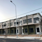 Bán nhà 1 trệt 1 lầu, khu an ninh oasis city, đối diện đại học quốc tế Việt Đức