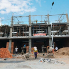 NHÀ PHỐ LIỀN KỀ MẶT TIỀN DT747, KHU VỰC TÂN UYÊN