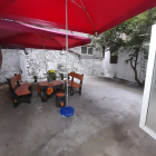 Cần bán nhà khu tập thể ngõ Thịnh Hào, Đống Đa, có sân vườn