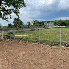 Kẹt tiền cần bán gấp lô đất 3 mặt tiền đường, có sẵn rào và 80m2 thổ cư.