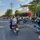 Vợ chồng tôi cần bán lô đất 330m2 thổ cư, mặt tiền đường nhựa tiện kinh doanh