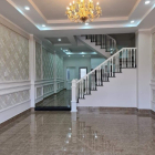 Nhà phố mặt tiền kinh doanh có sân vườn