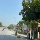 Diên tích 100m2  mặt tiền rộng 5m . hướng tây