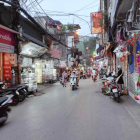 Bán nhà mặt phố Khương Trung, Cổng chợ, Kinh doanh sầm uất