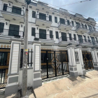 cần bán nhà 2 tỷ 4. 1 trệt 2 lầu 4 PN 3WC. sổ hồng riêng. ngân hàng hỗ trợ vay