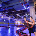 Nên thuê mặt bằng bán lẻ trong trung tâm thương mại hay thuê nhà mặt phố?