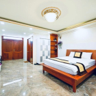 Khách Sạn Vip Ngay Sân Bay DT 5x25 x6 Tầng Thang Máy Dòng Tiền gần 1 tỷ/ năm