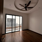 Cho thuê nhà hoàn thiện 5 tầng có thang máy gần trường Vinschool