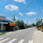 Bán Gấp 180M2 đất thổ cư 6x30 lô góc hai mặt tiền sổ riêng gần chợ Việt Kiều