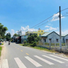 Bán Gấp 180M2 đất thổ cư 6x30 lô góc hai mặt tiền sổ riêng gần chợ Việt Kiều